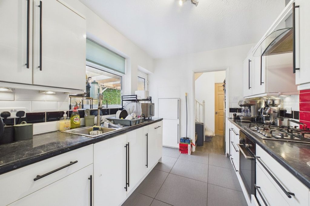 Property photo 3 of 11 Picture No. 32