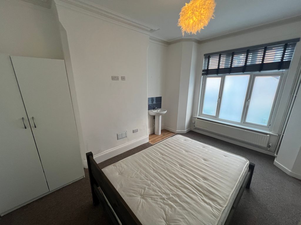 Property photo 1 of 4