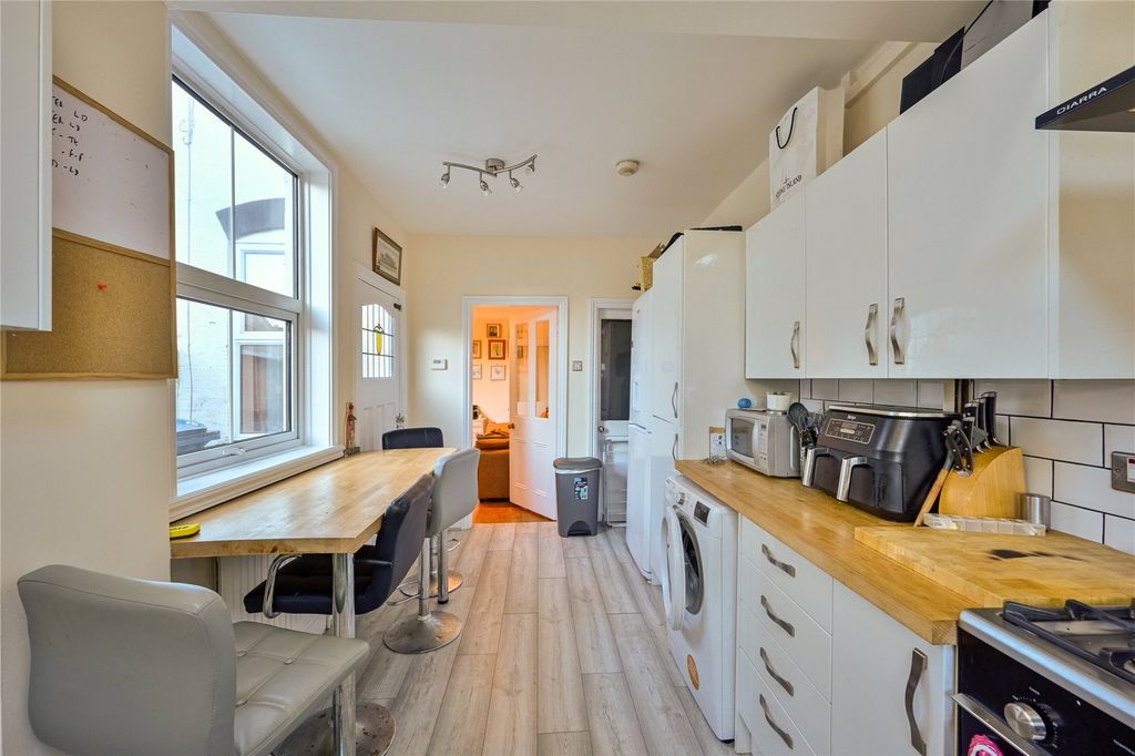 Property photo 3 of 16 Picture No. 11