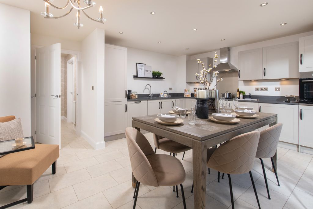 Property photo 3 of 10 Hale Dining