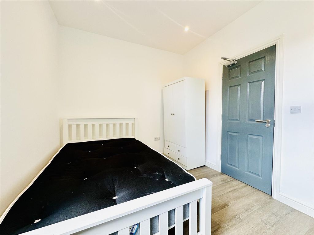 Property photo 2 of 6 Image00010.Jpeg