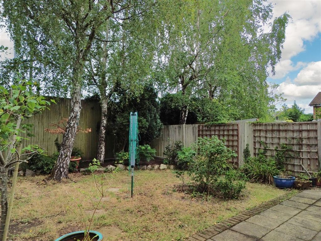 Property photo 2 of 10 Outside