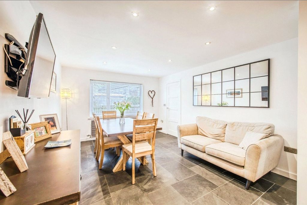 Property photo 3 of 21 Picture No. 04