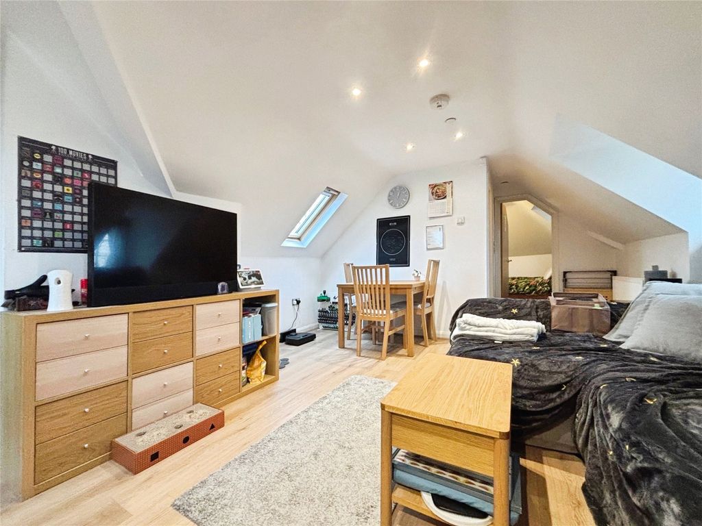 Property photo 3 of 16 Picture No. 04