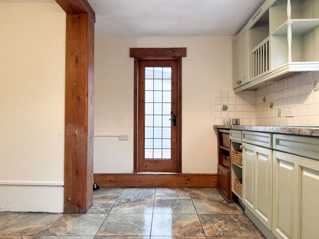 Property photo 2 of 26