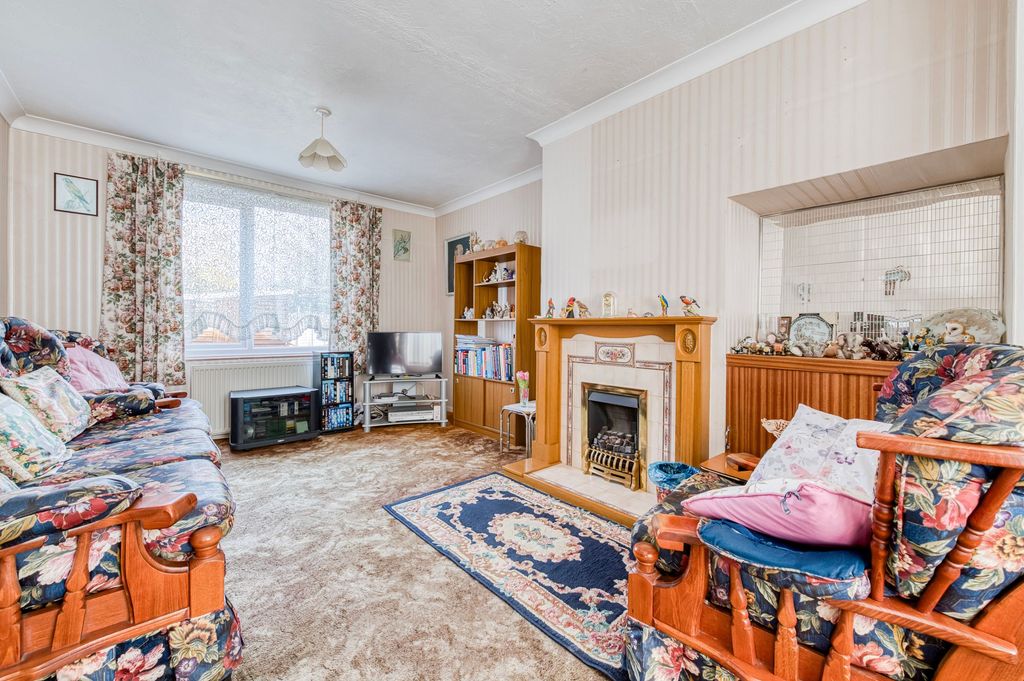 Property photo 2 of 13