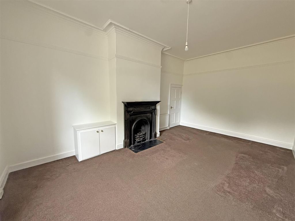 Property photo 3 of 11 Fenwick Terrace Lounge Pic 2.Jpg