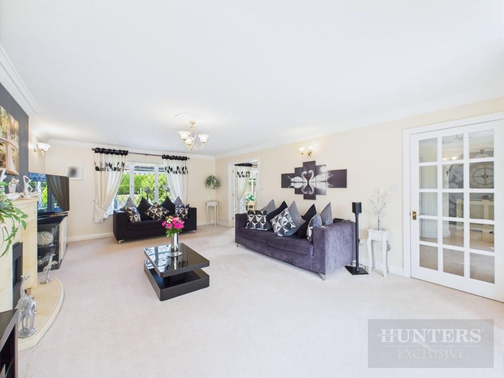 Property photo 2 of 29 Cam05333G0-Pr0139-Still015.Jpg