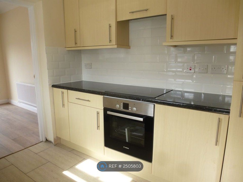 Property photo 2 of 11 Kitchen