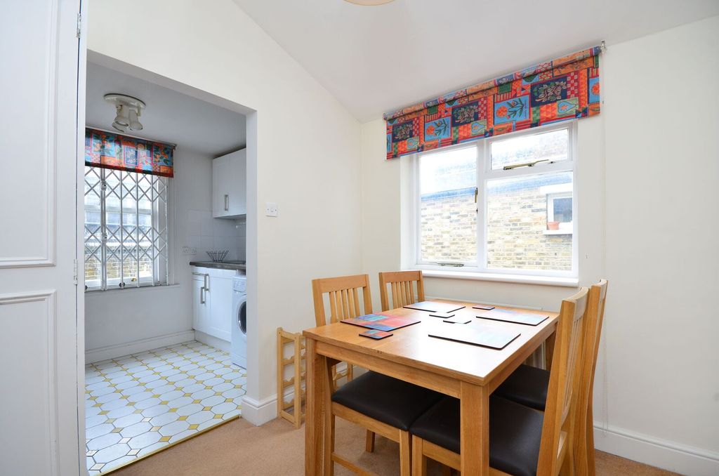 Property photo 2 of 9