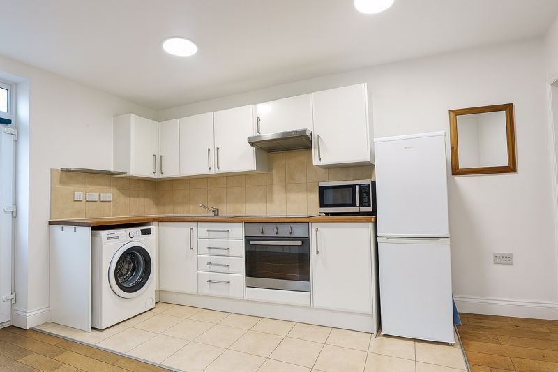 Property photo 2 of 6 Photo 5