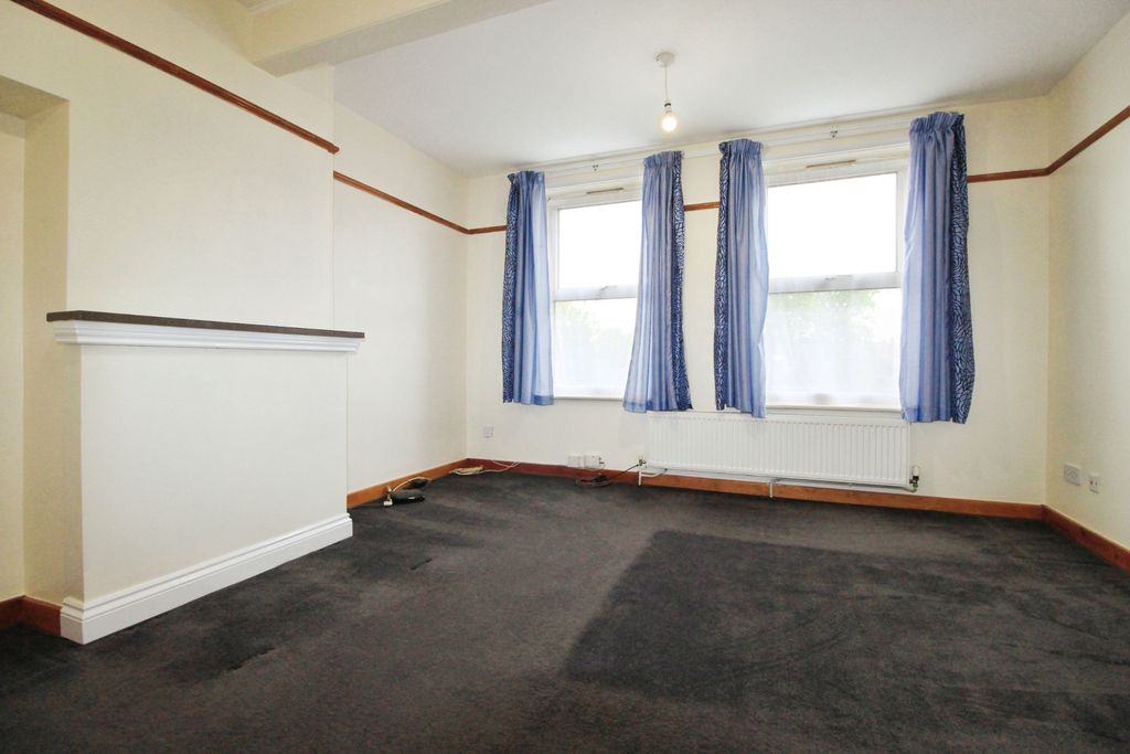 Property photo 2 of 19 Gallery