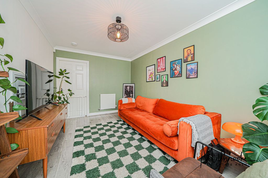 Property photo 2 of 24