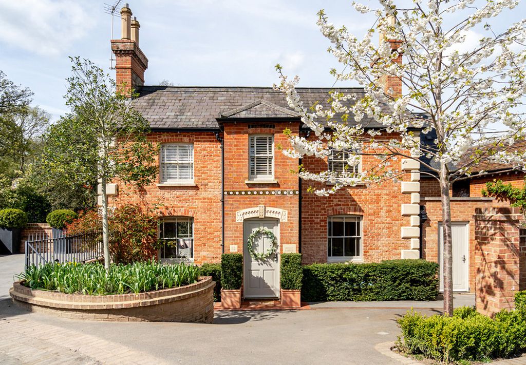 Property photo 1 of 39