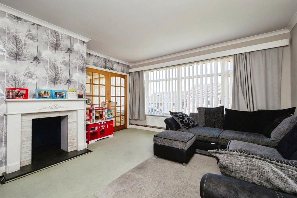 Property photo 2 of 18 Picture No. 31