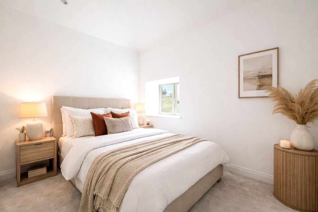 Property photo 3 of 5 Bedroom