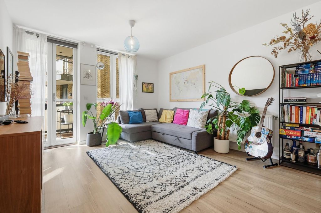 Property photo 2 of 24