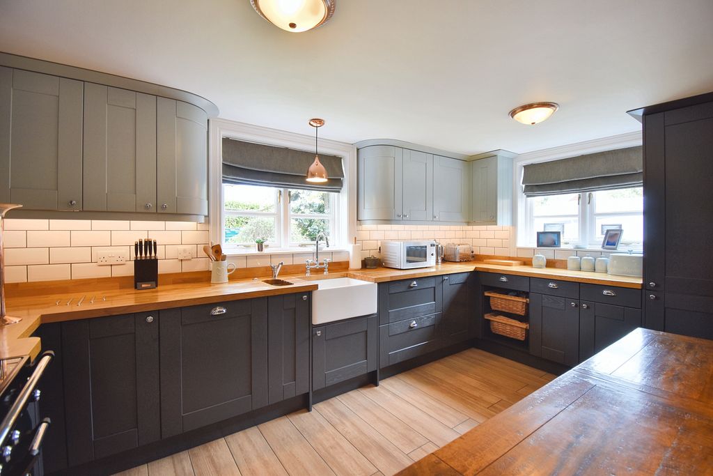 Property photo 3 of 36 Oakleigh (7)