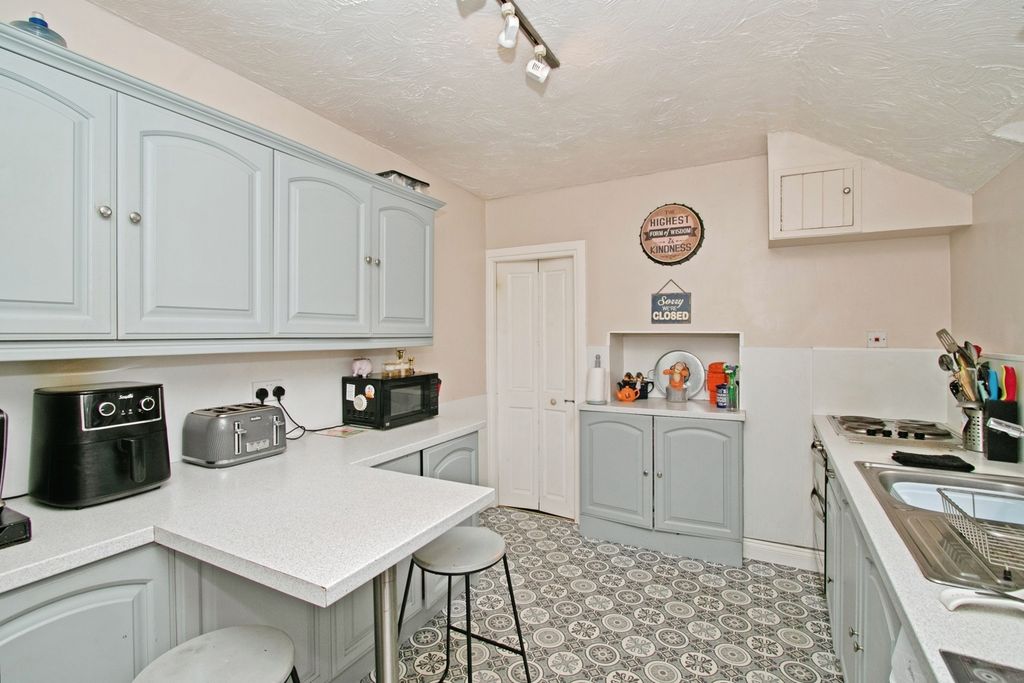 Property photo 3 of 24 Pbox-Img.Jpg