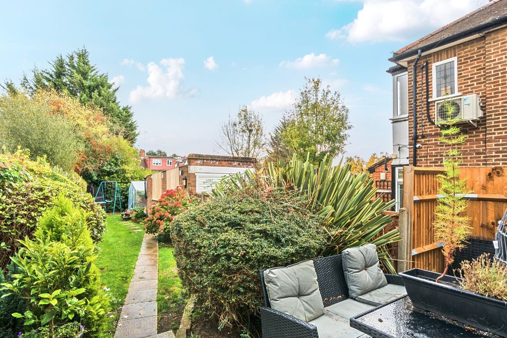 Property photo 3 of 16 Picture No. 14