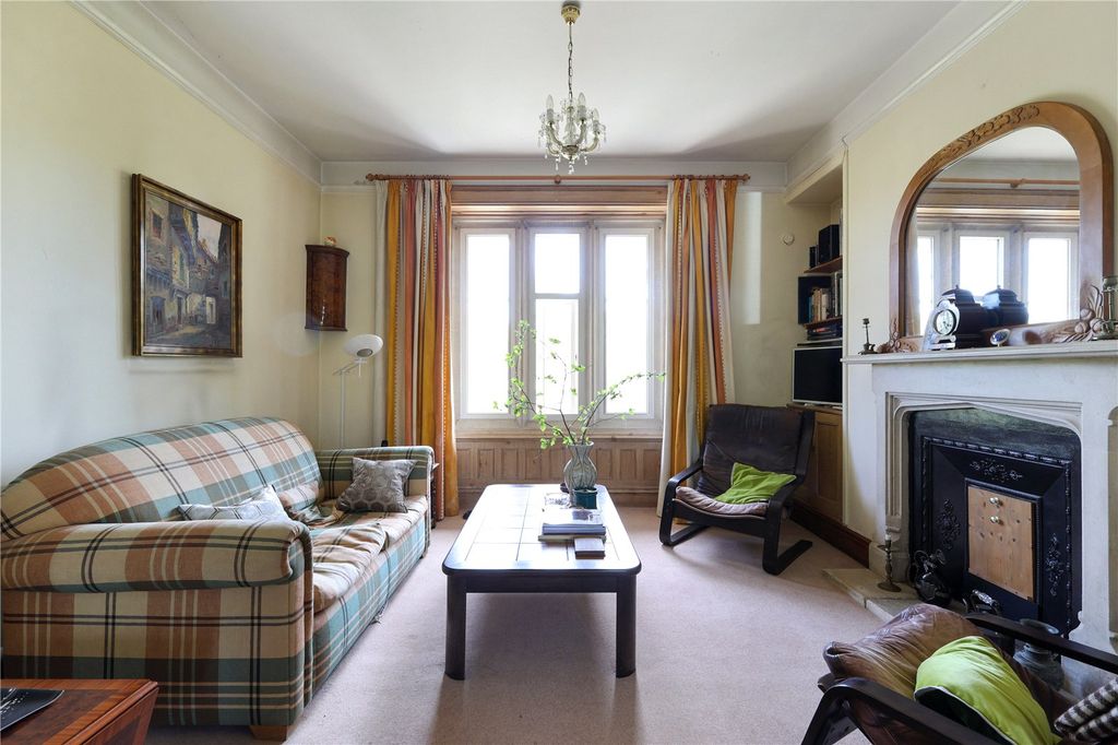 Property photo 3 of 17 Sitting Room