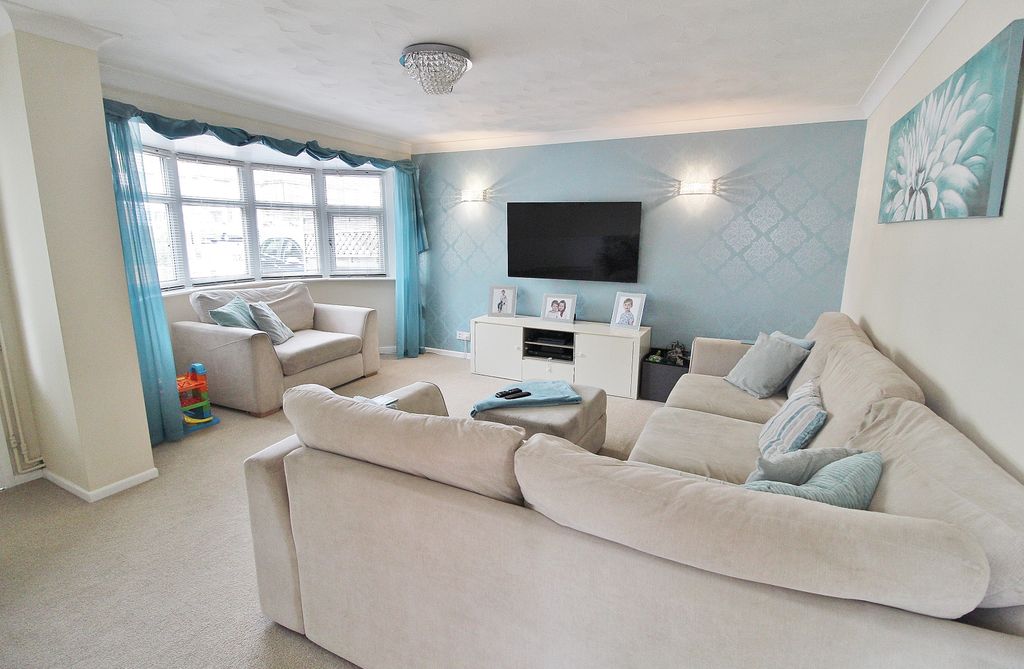 Property photo 2 of 21