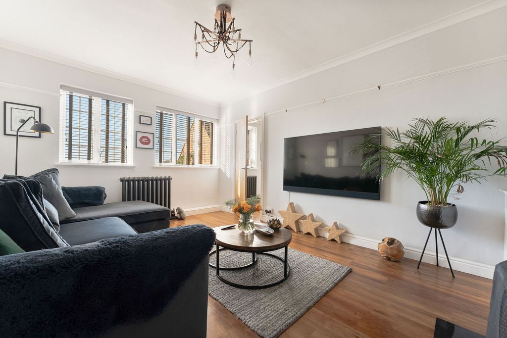 Property photo 3 of 21