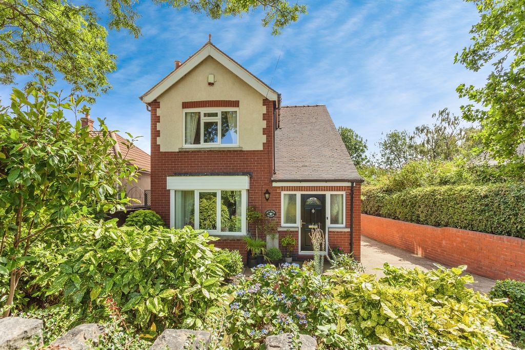Property photo 1 of 17