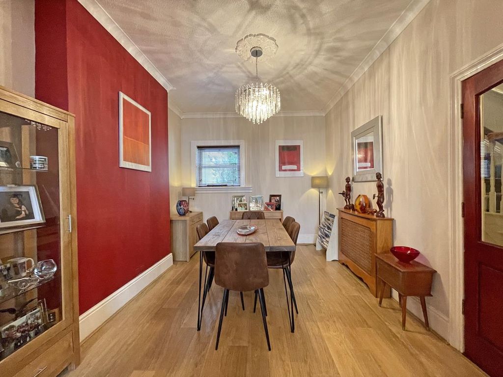 Property photo 3 of 25 Mutley Road 25 - Dining Area Front.Jpg