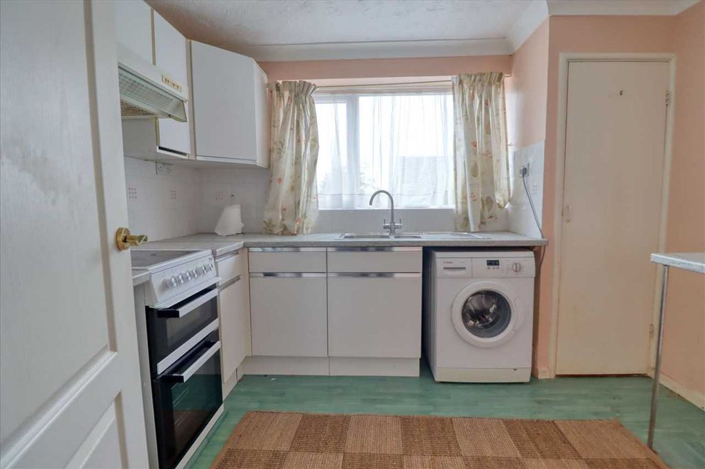 Property photo 3 of 8