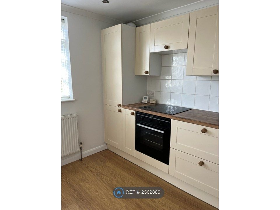 Property photo 1 of 8 Kitchen