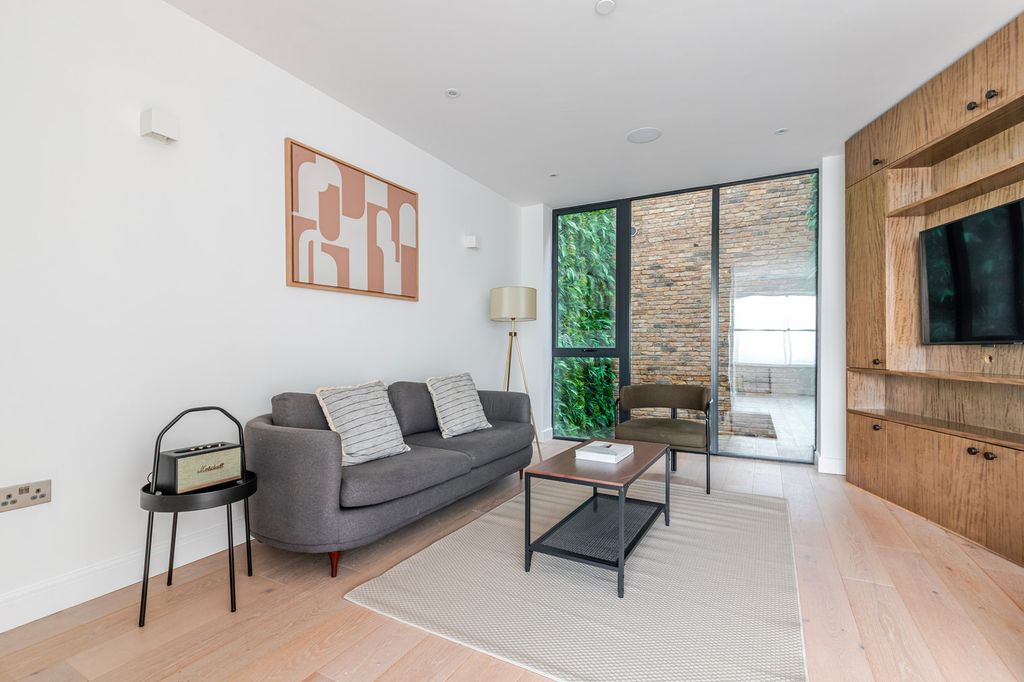 Property photo 1 of 26 Living Room