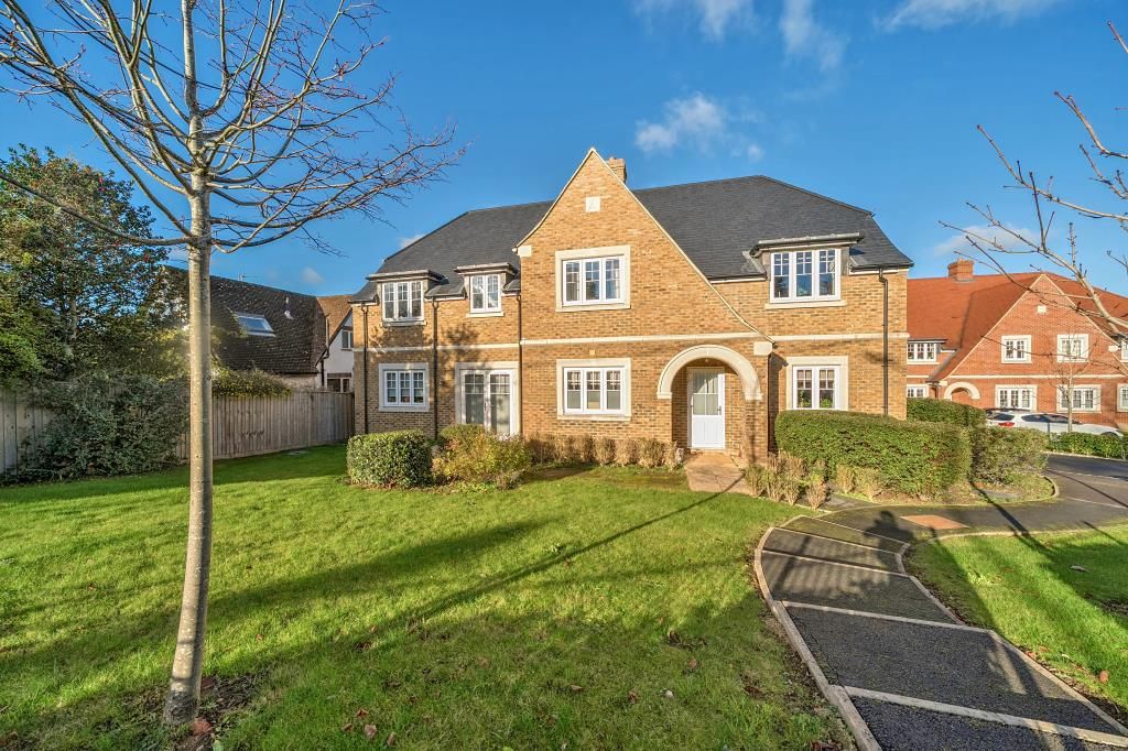 Property photo 1 of 20 External Front