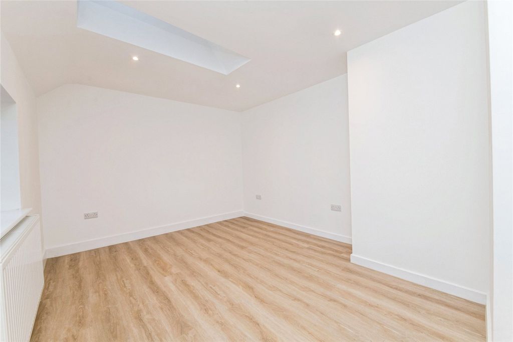 Additional image 9 of 2 bed flat for saleKerslakes Court, Honiton, Devon EX14