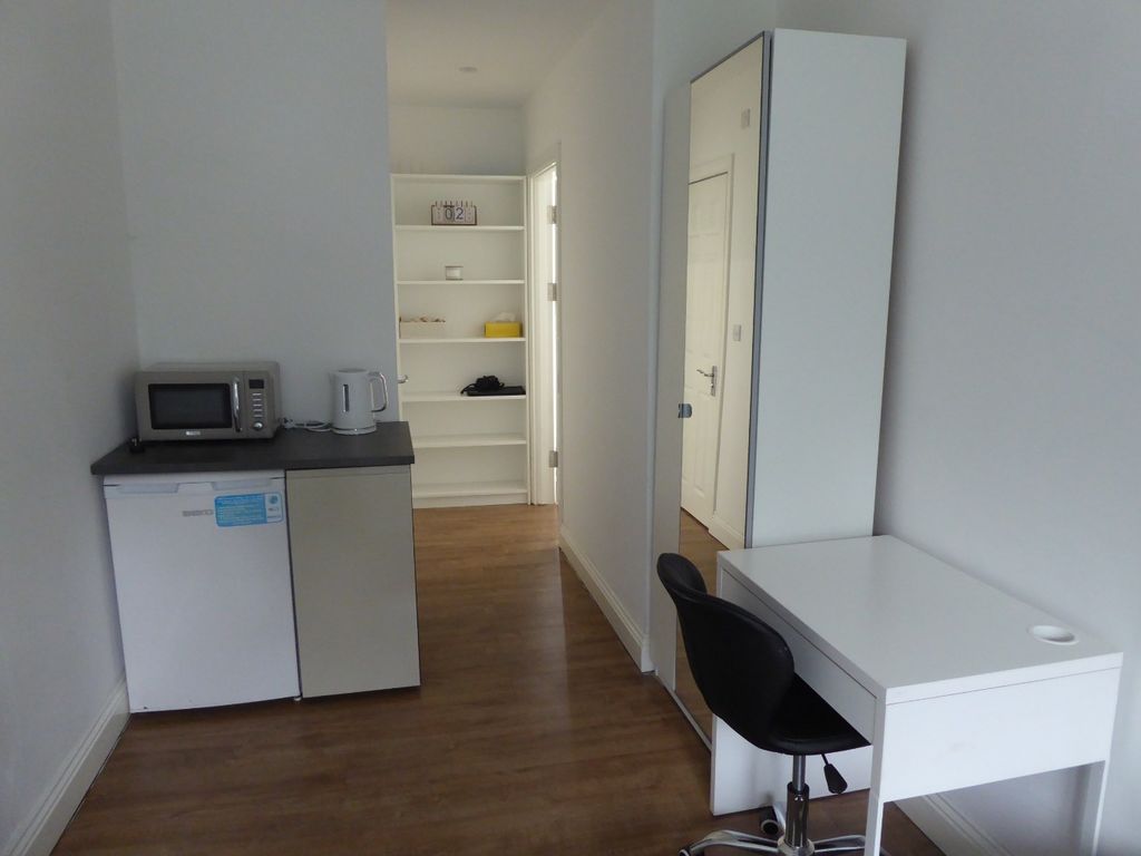 Property photo 2 of 7 4349301