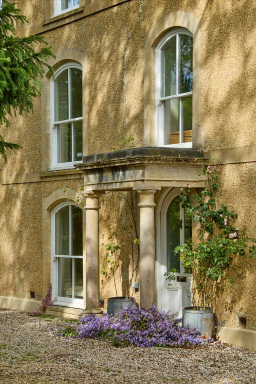 Property photo 3 of 17 Image