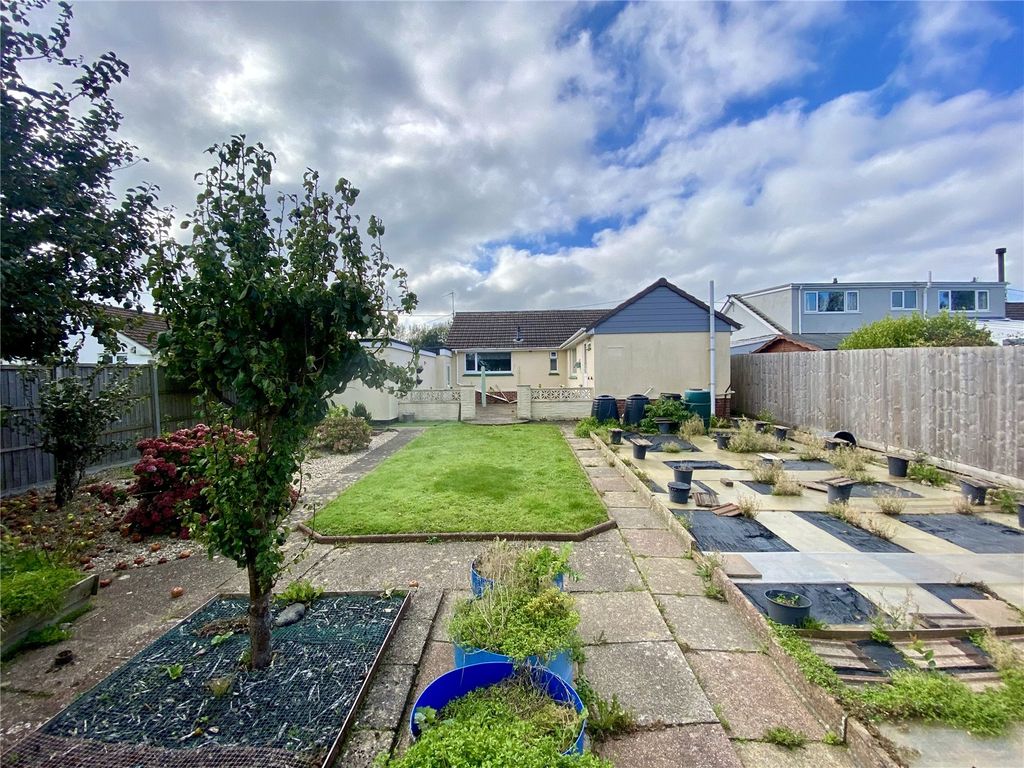 Property photo 2 of 18 Picture No. 16