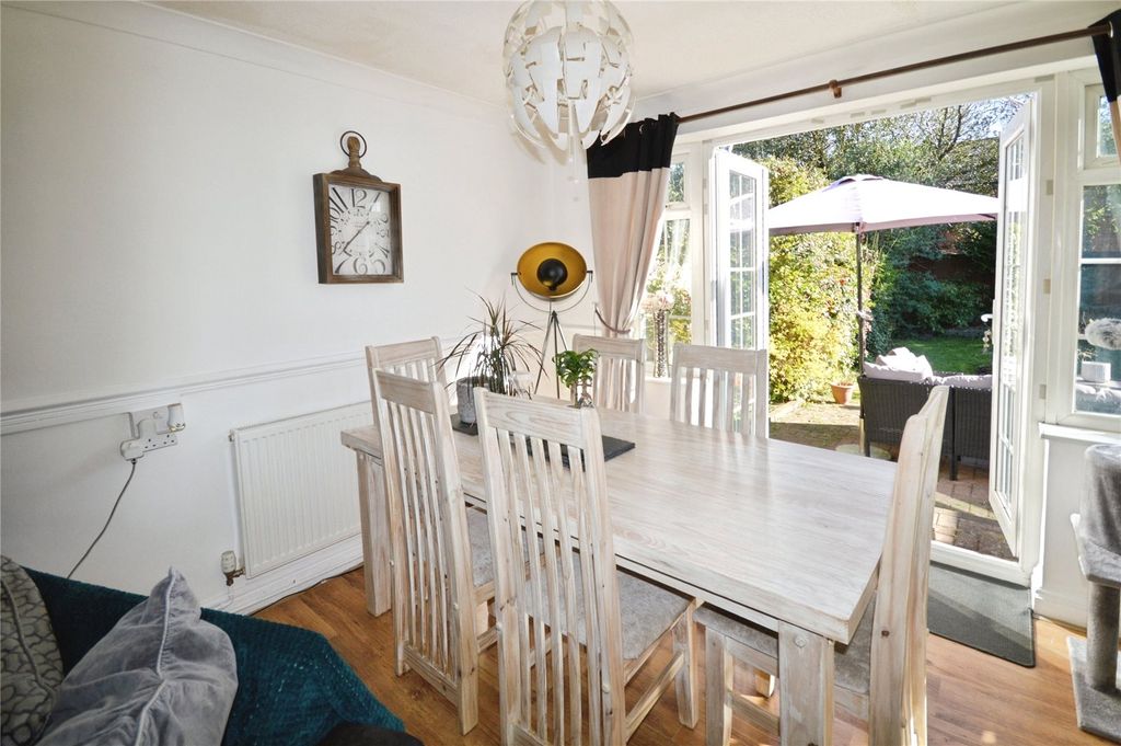 Property photo 3 of 19 Dining Area