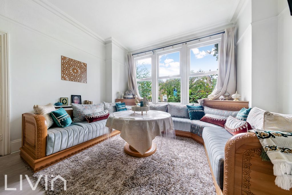 Property photo 2 of 16 Photo 4