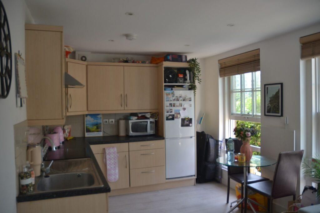 Property photo 3 of 6 Kitchen