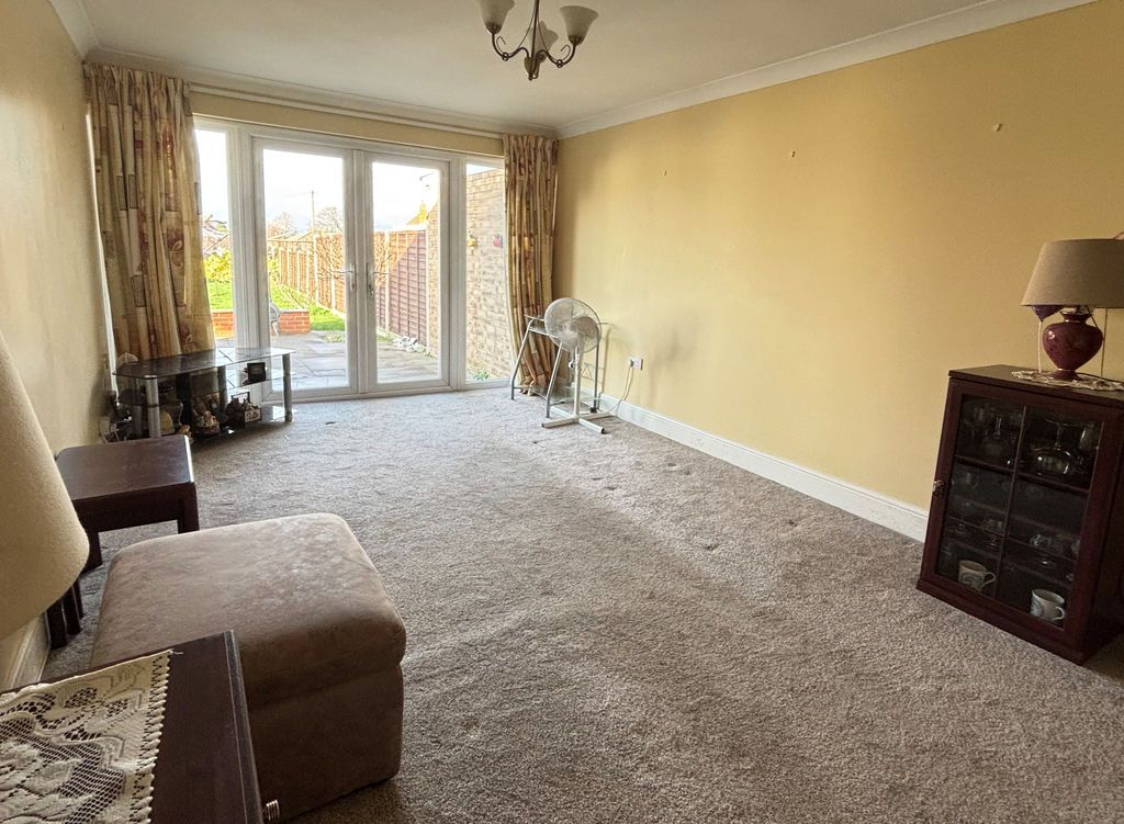 Property photo 3 of 9 Photo 9