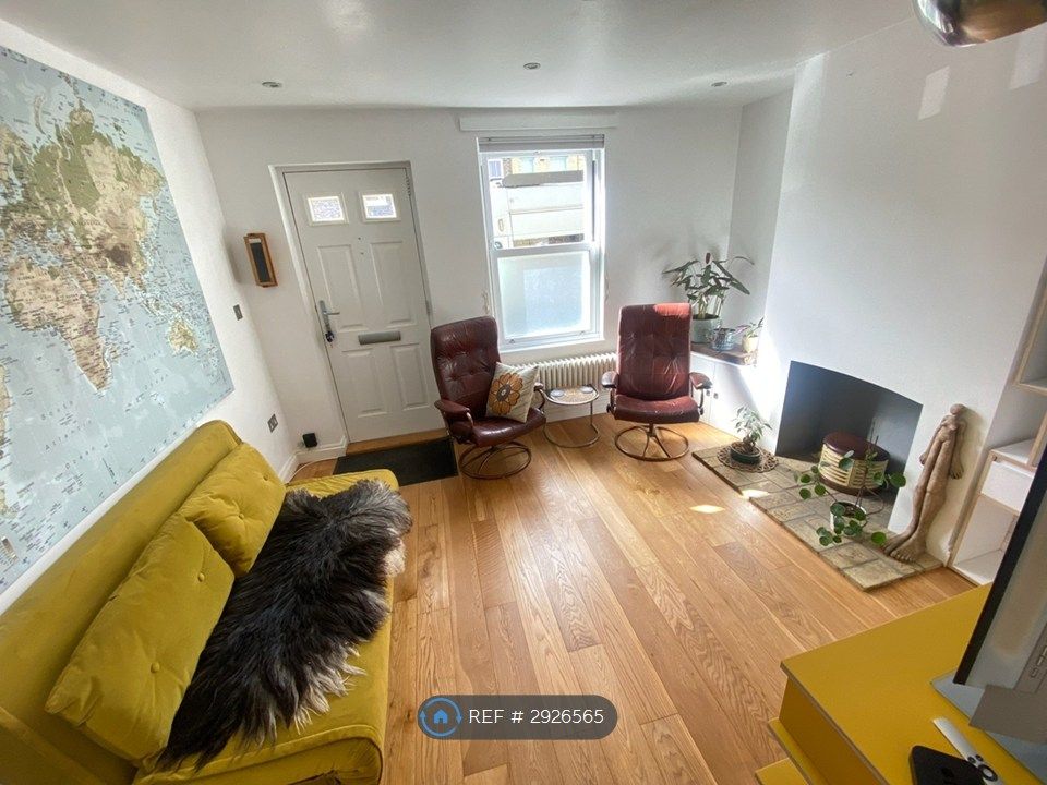 Property photo 1 of 28 Lounge