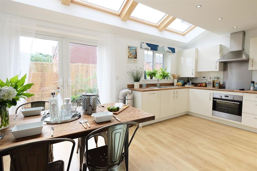 Property photo 2 of 8 The Ellesmere Kitchen.Jpg