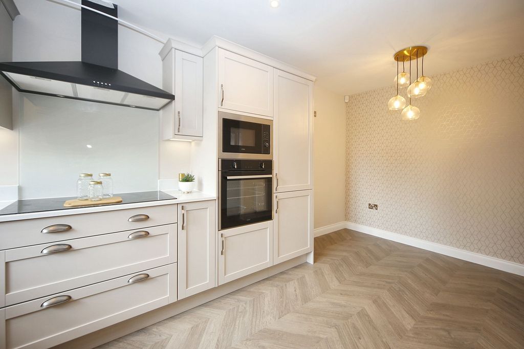 Property photo 3 of 23