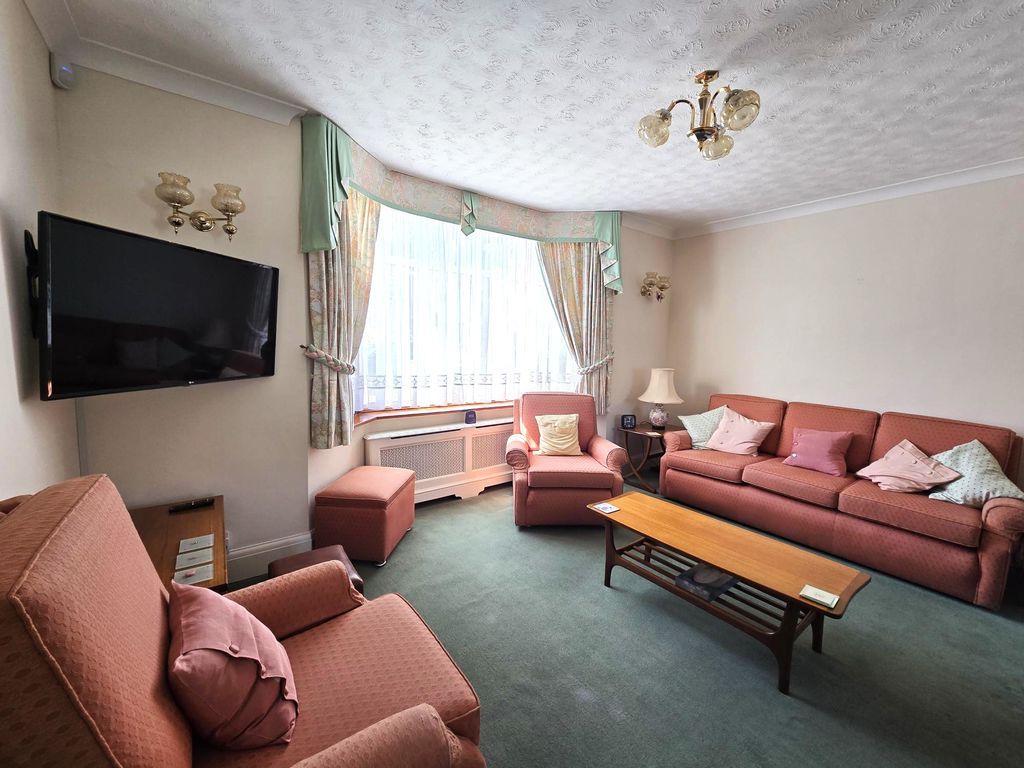 Property photo 3 of 19 Photo 4