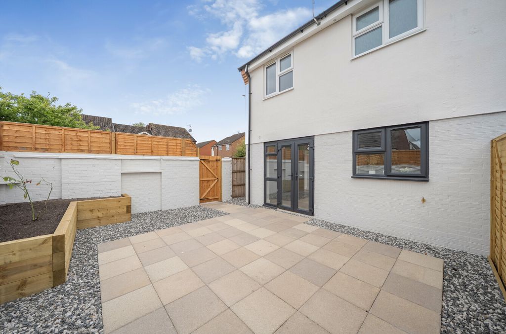 Property photo 1 of 13 1463442-9-6A06E5A013874