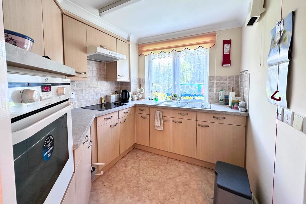 Property photo 3 of 12