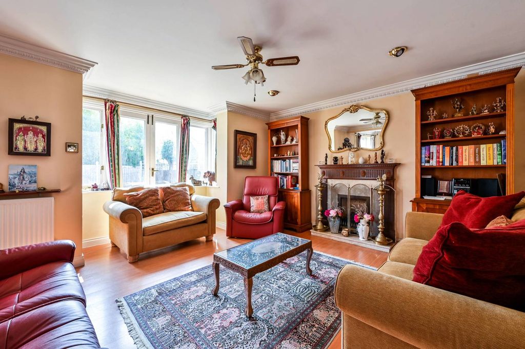 Property photo 2 of 13
