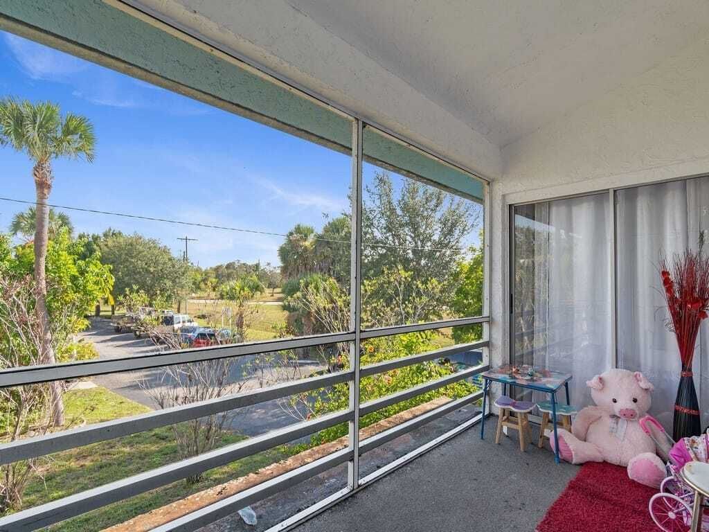Property photo 1 of 31
