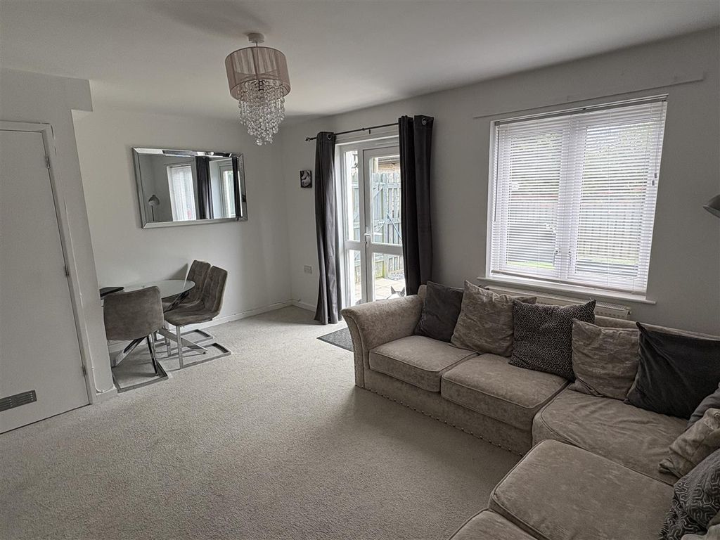 Property photo 3 of 17 37 Badgers Lounge.Jpeg